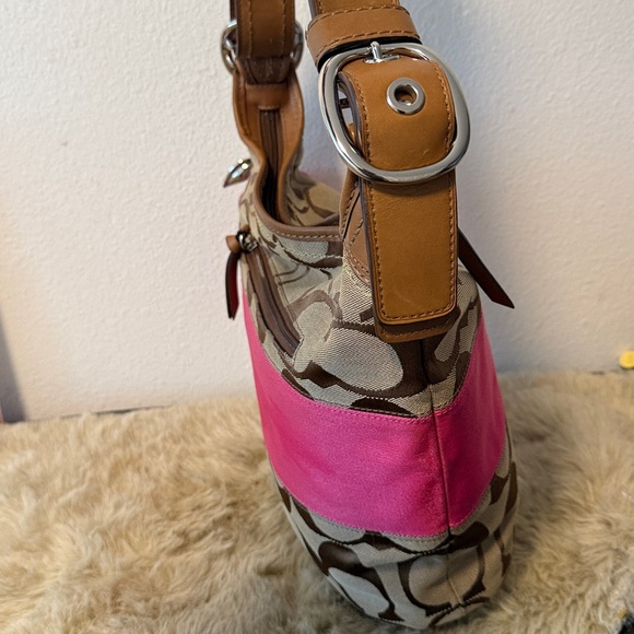 Coach Signature Canvas Hobo Shoulder Bag | 💖Leather Trim | Adjustable Strap. - Picture 3 of 8